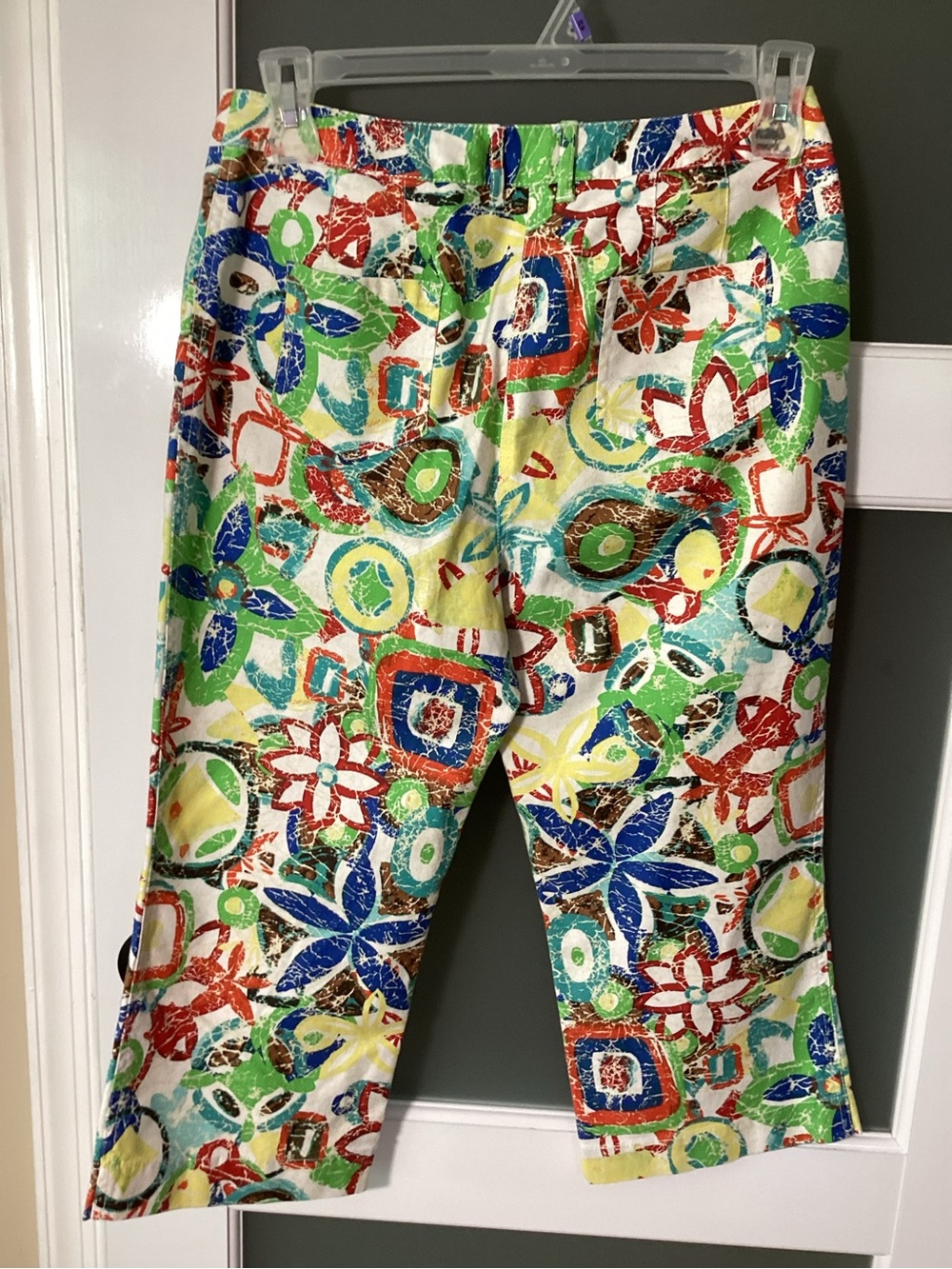 Chico’s Colorful Abstract Print Cropped Pants - size 8 - Chico’s size 1 - Picture 4 of 9